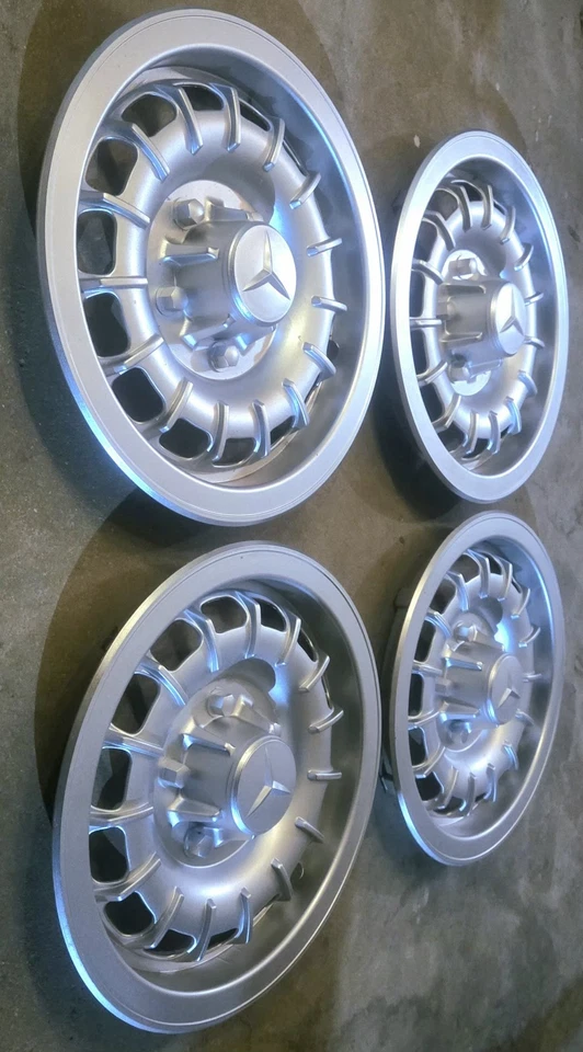 Juego de 4 Tapacubos Accesorios 14" RARO 1974-1985 Mercedes-Benz Bundt Cubiertas de Rueda Foto 3 de 4