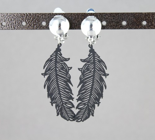 Black Clip On earrings filigree feather pendant clips lightweight 2.5" long - Picture 3 of 9