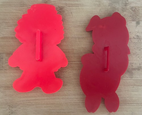 Vintage Schweinchen Schwein rot Tupperware & Hallmark Raggedy Ann Ausstecher 4,5". - 5" - Bild 2 von 2