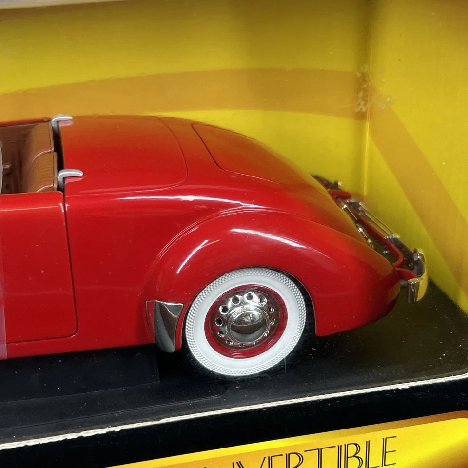 NEW ERTL American Muscle 1937 Cord 812 Convertible Red 1:18 DIE CAST - Image 4 of 4