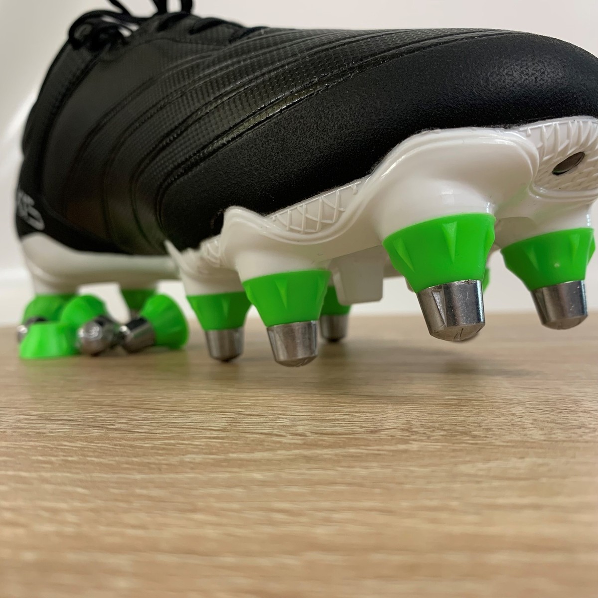 Gilbert Rugby Boot Studs - 18mm Pro Tip Studs - Green - Pack of 20