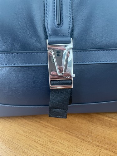 Tod's Italy Blue Leather New Messenger XBMTDSY9200ND6U820 - Picture 2 of 14