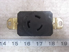 P&S Pass & Seymour L520R 20A 125V TurnLock Receptacle L5-20R, Used