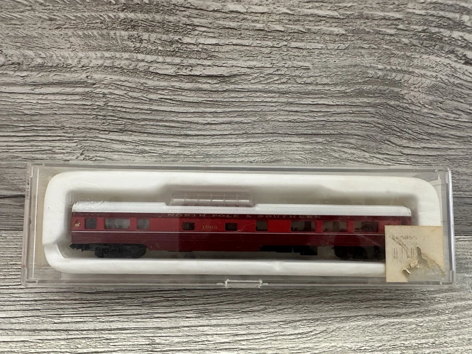 N Scale Christmas 1995 North Pole & Southern Dome Passenger Car CON-COR 00095N . - Image 2 of 4