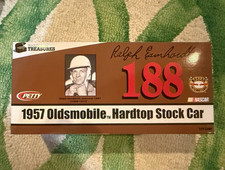 Petty Ralph Earnhardt 1957 Oldsmobile Hardtop 188 124 Diecast Stock Car