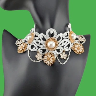 WHITE DAISY CHOKER goldtone lace floral flower wedding collar necklace gothic O5 - Image 1 of 4