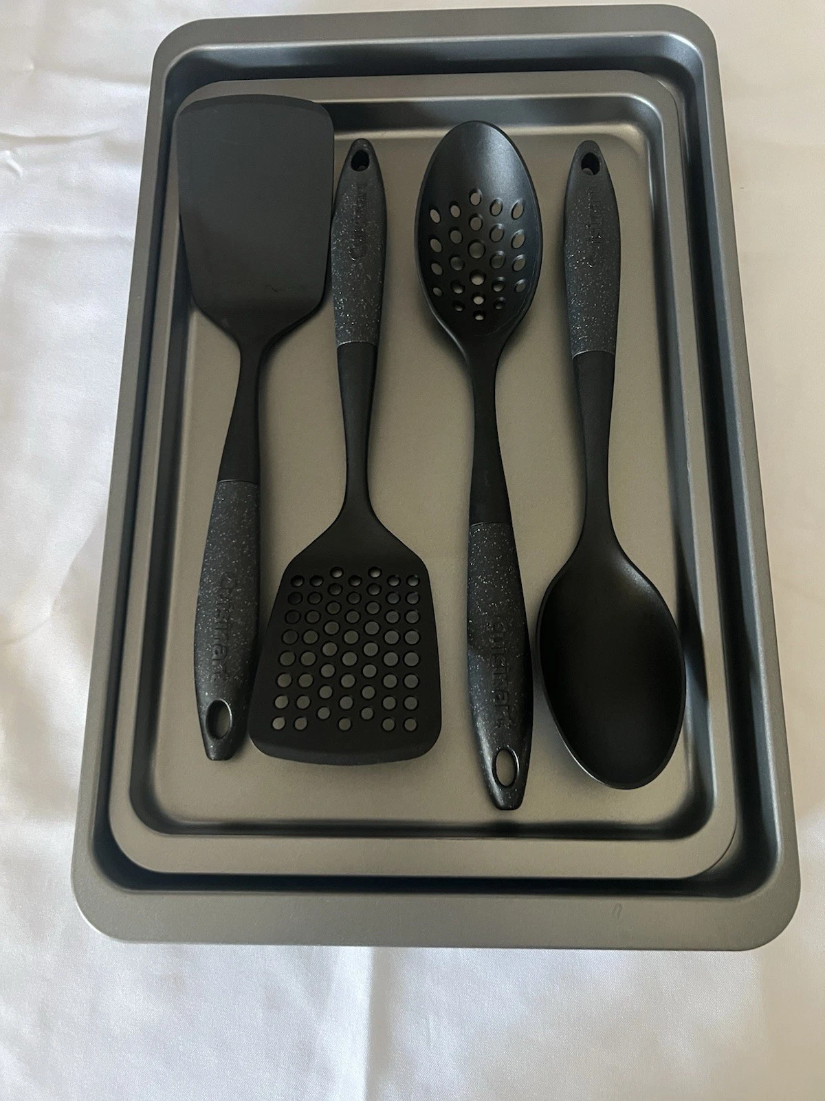4 Pieces Cuisinart Set With 2 Cookies Baking Sheet
Opens in a new window or tab