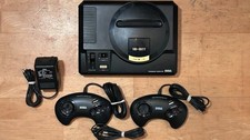 SEGA Mega Drive 16-Bit Console with Controllers & Five Games Bundle 0105-25