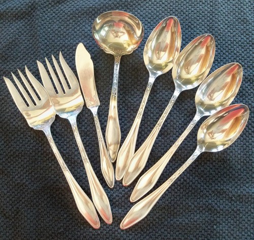OLD COMPANY PLATE SILVERPLATE "BETSY ROSS" 85pc FLATWARE & STORAGE BOX - Picture 8 of 14