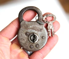 Vintage Sargent padlock w/ key old antique lock trunk tool box foot locker case