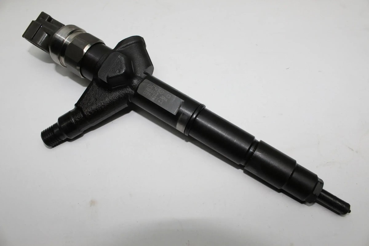 1 个喷嘴喷射器电装AW402AW4 07F12136 日产X-Trail T30 2.2dCi 1 个喷嘴喷射器电装AW402AW4 07F12136 日产X-Trail T30 2.2dCi