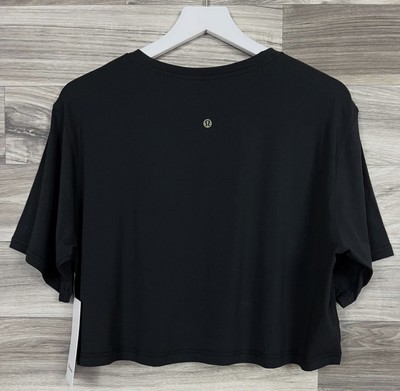 plain black cropped tee