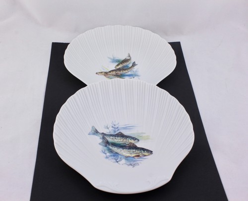 SET OF 2 LIMOGES PORCELAIN DE SOLOGNE SHELL SHAPED FISH DESIGN PLATES 
