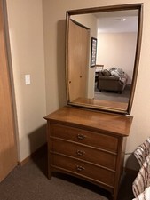 4 piece Bedroom furniture from the 1940s. Antique 