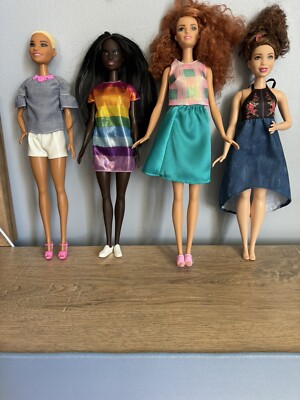 Lot of Barbie Fashionistas #29, #82, #90, An Extra