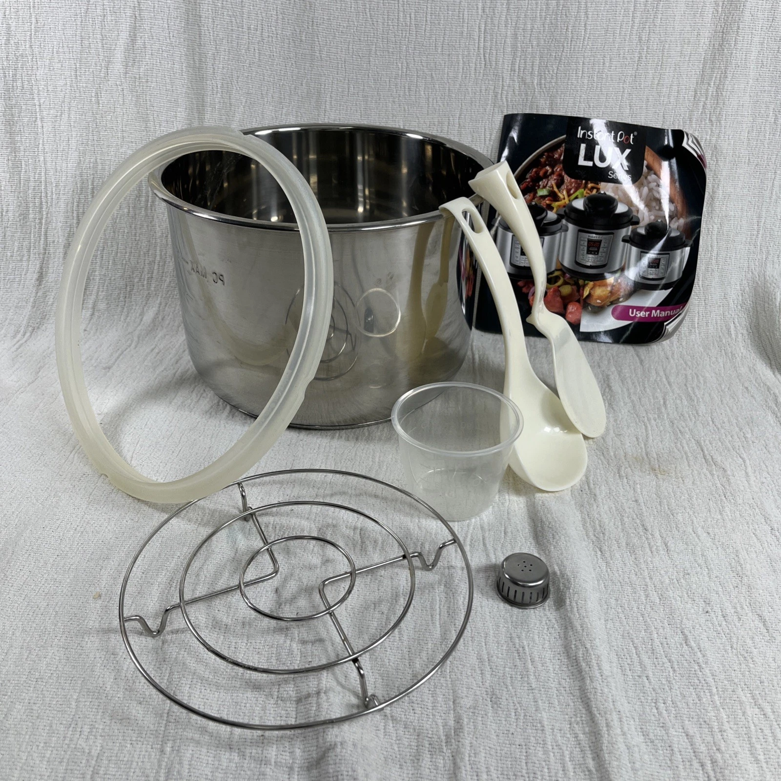 Instant Pot IP-DUO60 V2 or V3 6-Qt Pressure Cooker Inner Pot Rack Spoons Cups