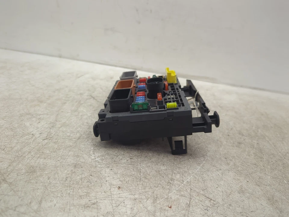 2011 PEUGEOT 308 S SW HDI 92 Fuse Box - Image 3 of 4