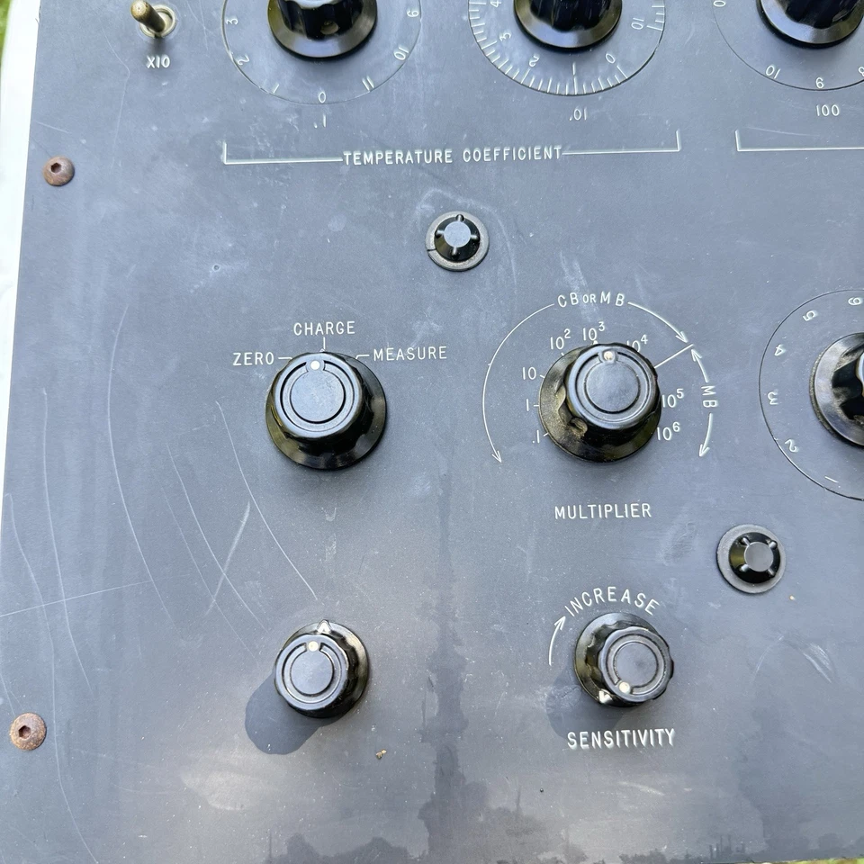R B Marshall MEGOHM Bridge High Resistance Wheatstone Bridge Console Rack Mount - Image 3 of 4