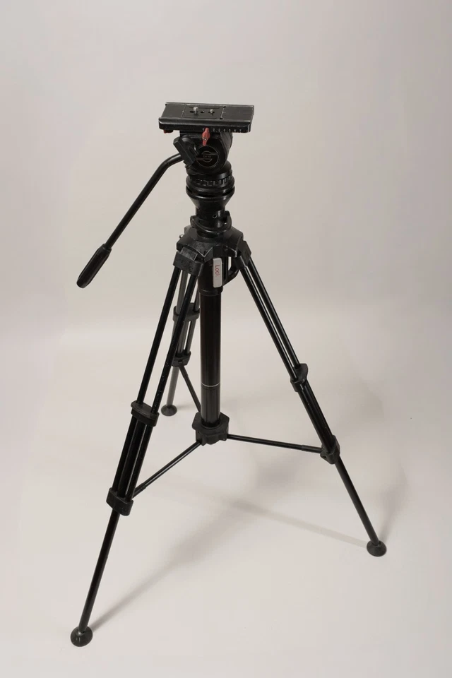 Genuine Sachtler DV 12 fluid head with Hot Pod Aluminum Tripod - Image 2 of 4
