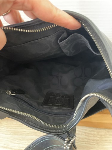 Coach Hobo-Schultertasche schwarz Hampton Reitsport Verschluss 8A67 Y2K lesen* - Bild 17 von 24