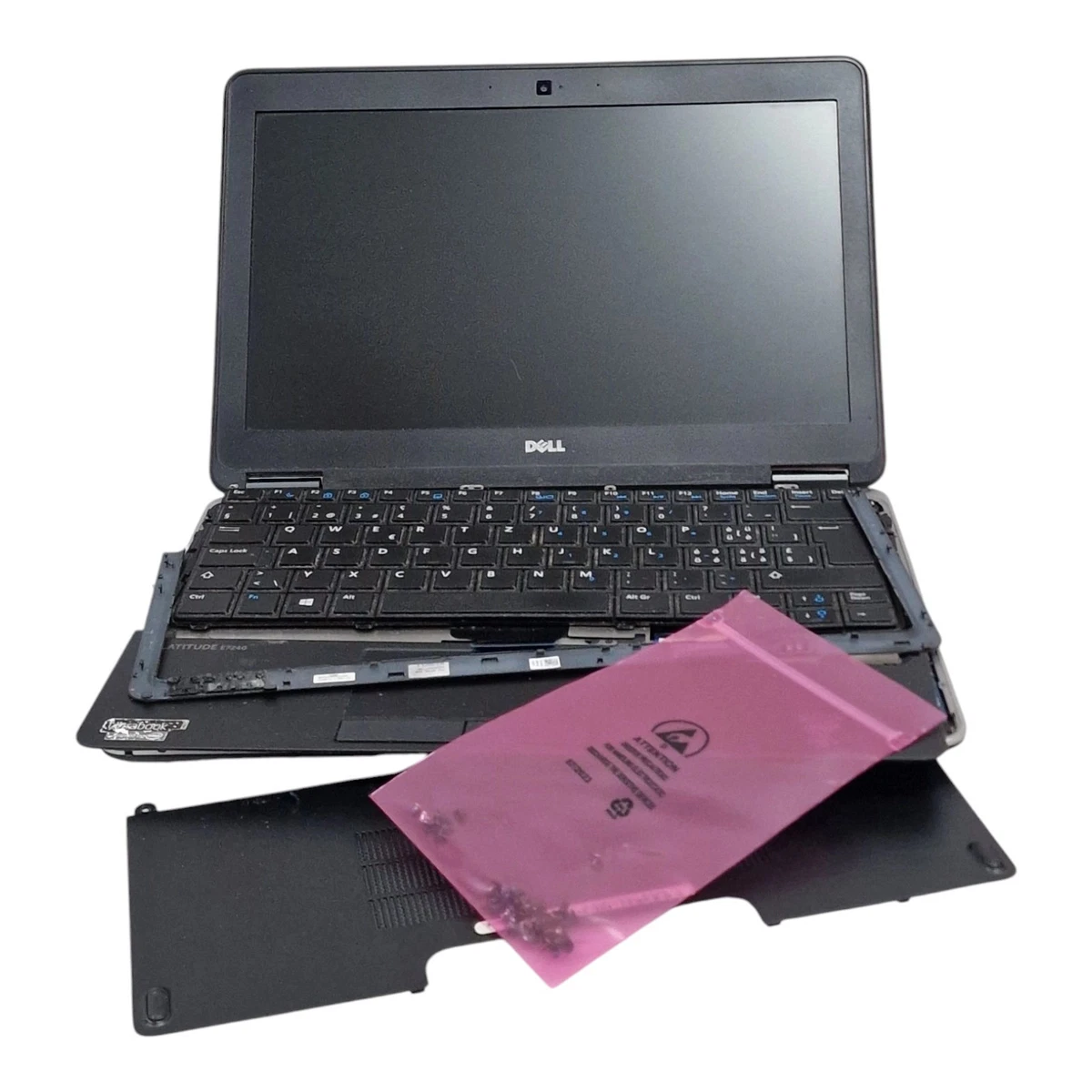 Coque Inférieure Dell Latitude 5520 – Réf 03C21P – Bon état Avec Rayures