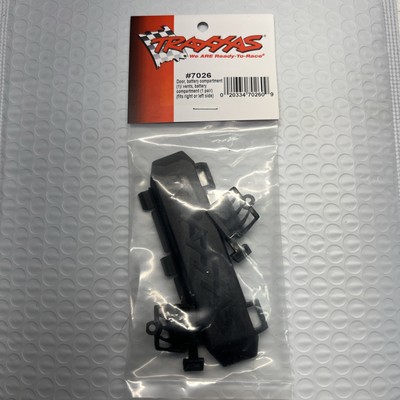 Traxxas 7026 Battery Door And Vents 1/16 Erevo.
