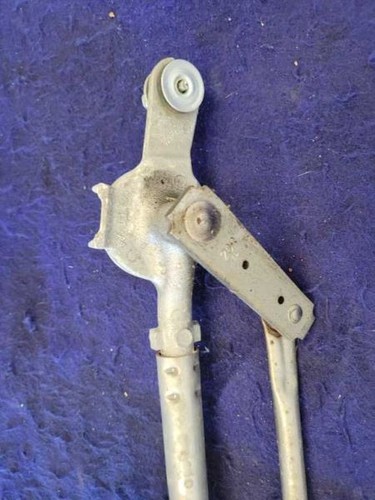 2016-2019 Chevrolet Camaro SS Windshield Wiper Motor Arm Linkage Front Cowl - Foto 10 di 12