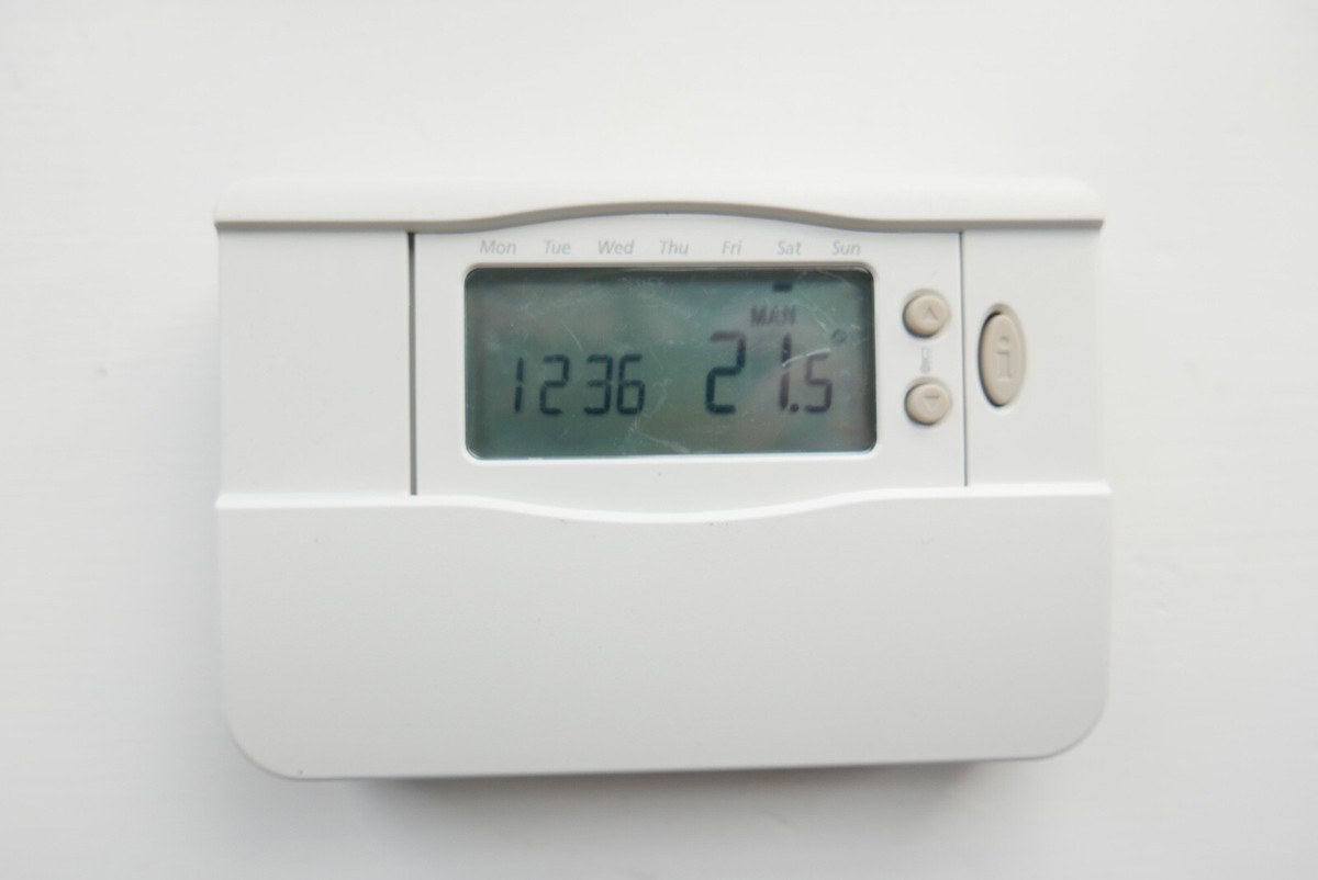 Center EHE0200154 7 Day Programmable Room Thermostat - WIRED | eBay