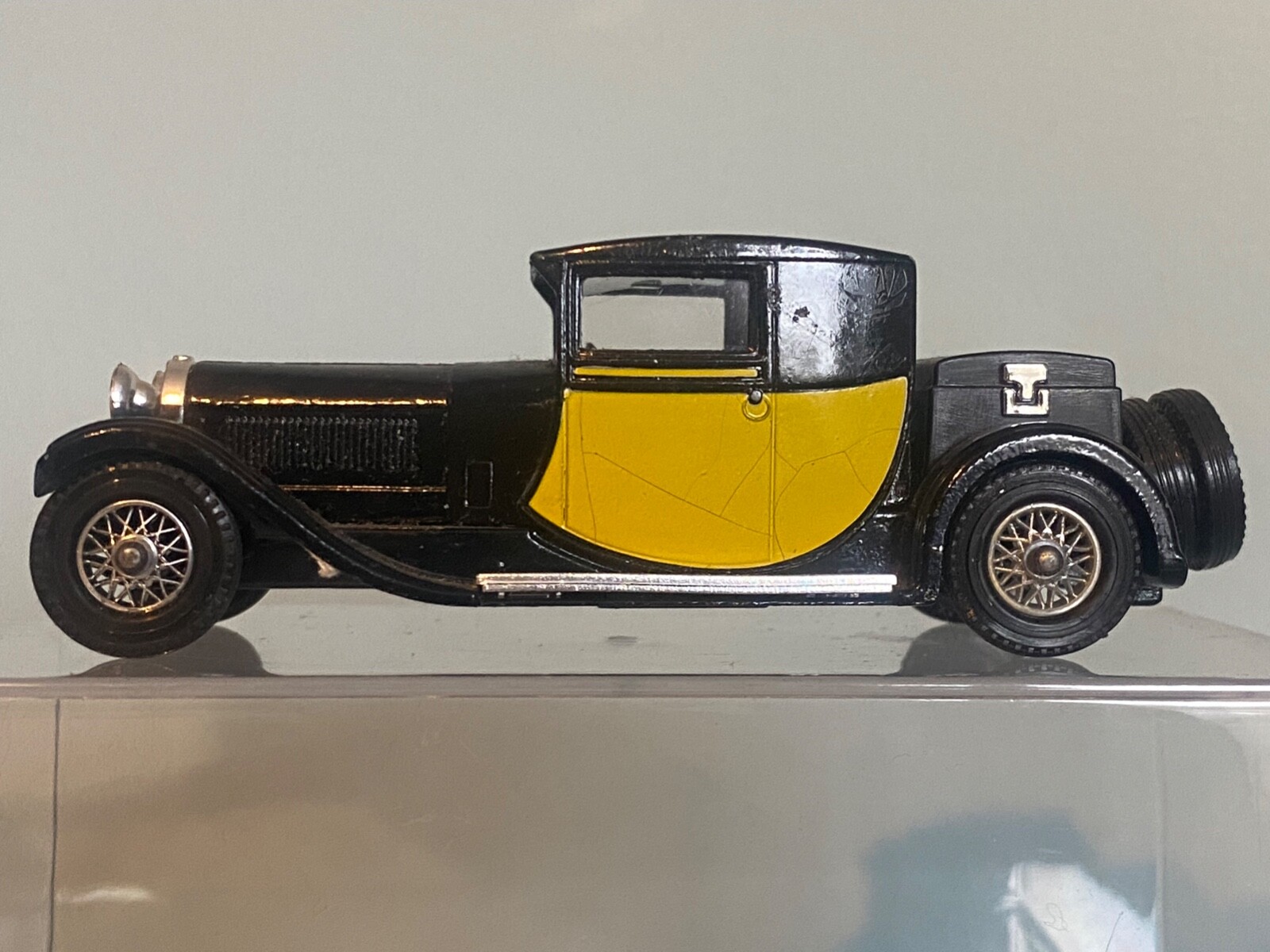 ミニカー Matchbox 1928 Bugatti T44 Y-24 Matchbox Yesteryear Y24, 1928 Bugatti T44 - Free Price Guide & Review