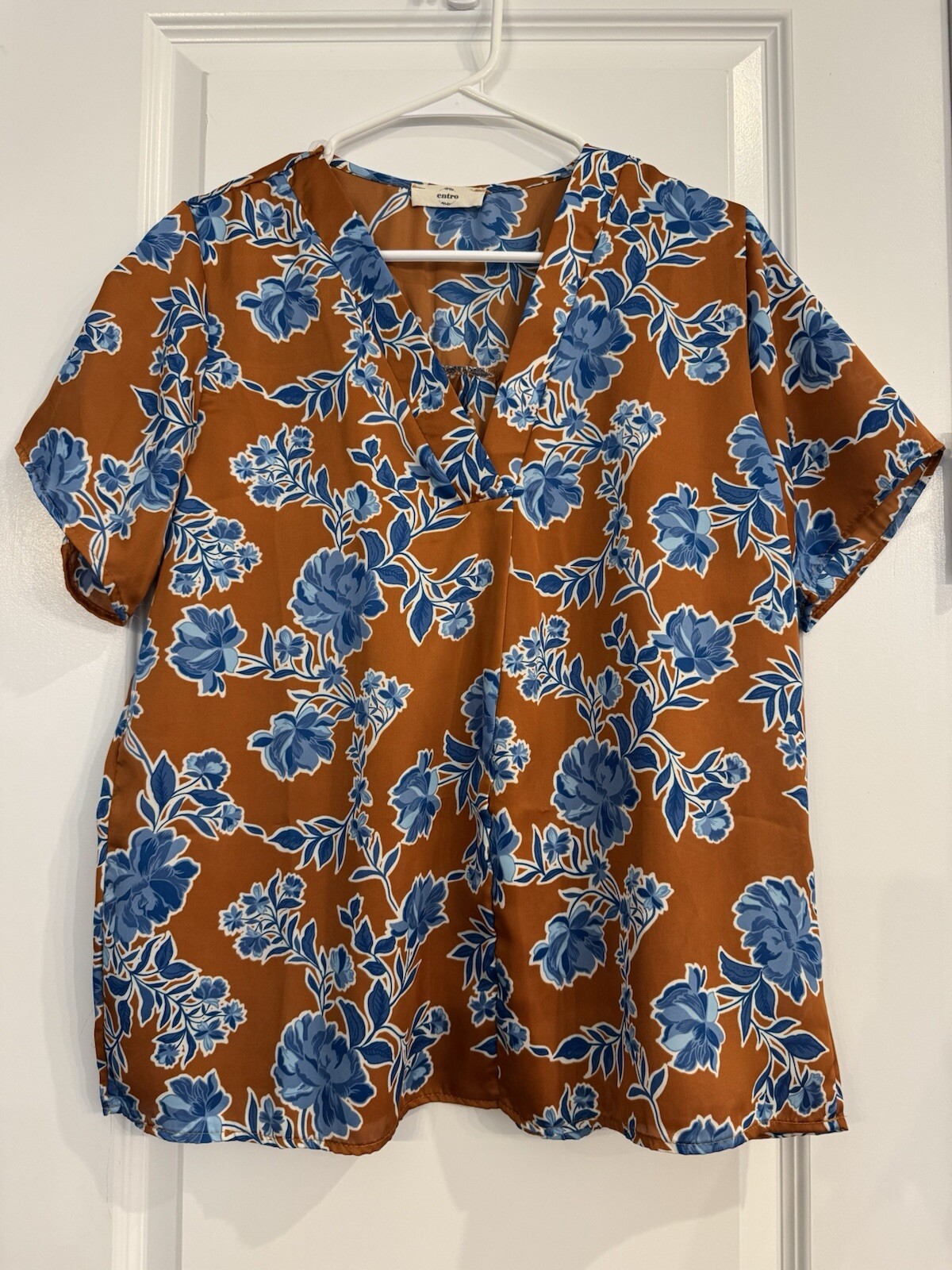 Entro Brown & Blue Floral Short Sleeve V-neck Blouse, Size Small