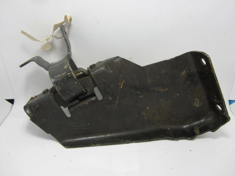 Conjunto de soporte de tubo de escape delantero Chevrolet serie C/K 73-75 NOS 334660 Foto 2 de 4