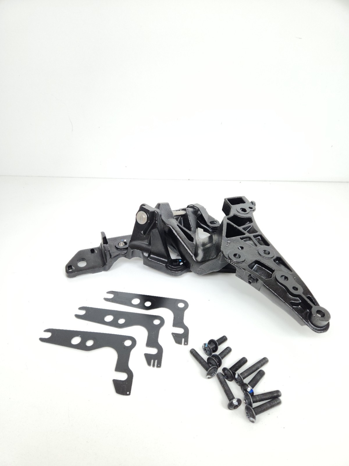 2015-2016 MCLAREN 650S SPIDER FRONT LEFT DRIVER SIDE DOOR HINGE BRACKET MOUNT 