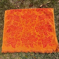 Vintage Sculpted Rose Terrycloth Fringed Bath Towel MCM Orange Red Retro 25x44