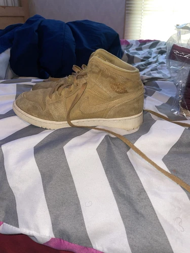 Nike Air Jordan 1 Mid Gol Harvest