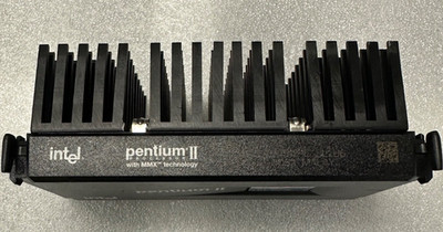 INTEL Pentium II Processor With MMX Technology SL2U6 With Heat Sink