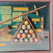 Vintage XXL Schaukasten Billard Historie Wandvitrine Holz Glas 107 cm