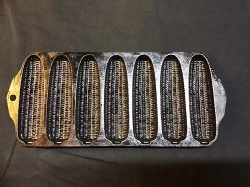 VINTAGE Griswold No. 273 Cast Iron Crispy Corn Stick Pan #930 Cornbread