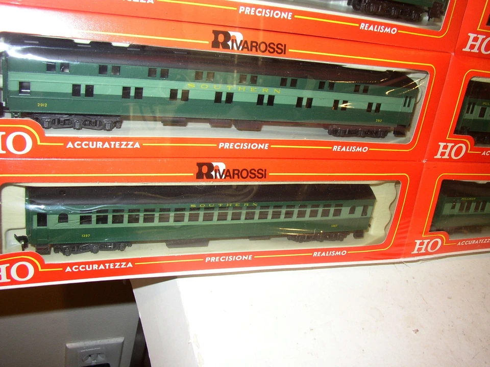 HO Rivarossi 1920 Southern Green & Black RR 8 car Passenger set #9119 NEW Sealed - Image 3 of 4