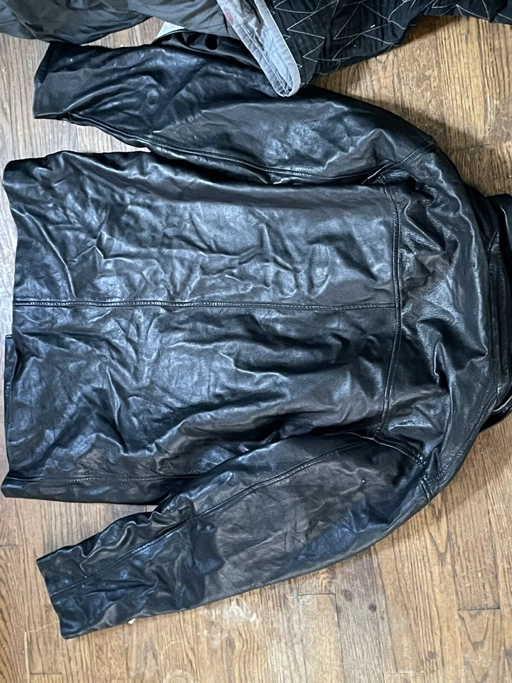 кожаная куртка мужская большая тонкая поношенная - Изображение 2 из 3