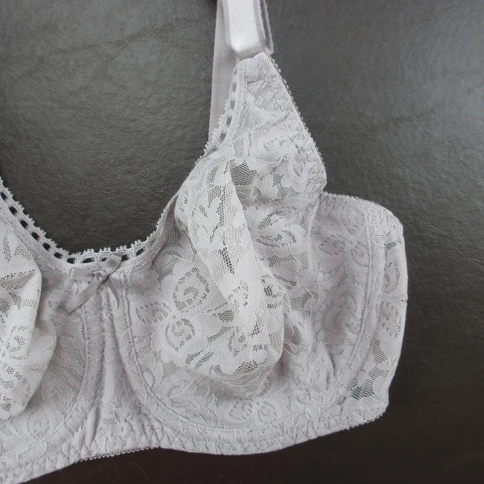 Sujetador Bali 34D púrpura forrado claro con aros cierre ajustable trasero Foto 4 de 4