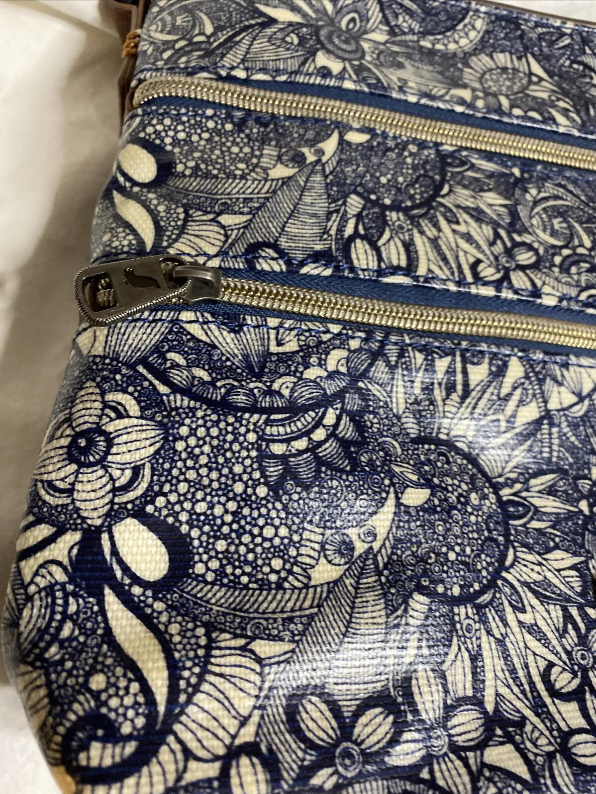 Sakroots Basic Crossbody Double Zip Adjustable St… - image 3