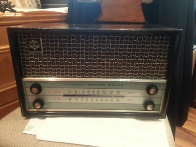 VINTAGE DUMONT SOUND STAGE MODEL 200 TUBE AM/FM RADIO RECEIVER MADE IN USA 1950s