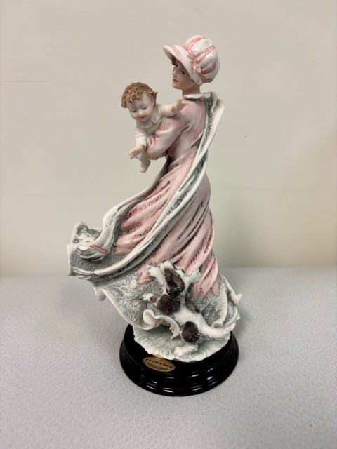 Florence Giuseppe Armani Figurine Play Mates Woman Child Dog 0759F 