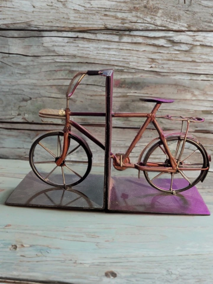 Sujetalibros deportivos modernos de metal marrón con tema (juego de 2)  Foto 2 de 3