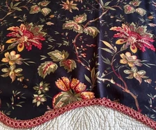 WAVERLY FELICITE NOIR SCALLOP VALANCE W/ TRIM BLACK FLORAL 48" X 17"