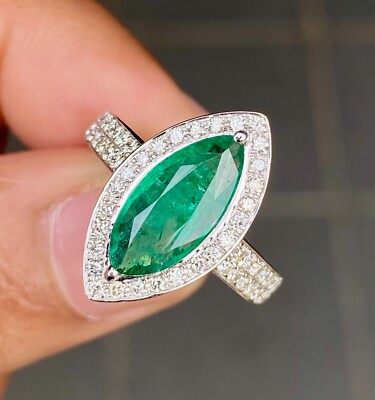 Gorgeous Bluish green Emerald ring in 18k white gold