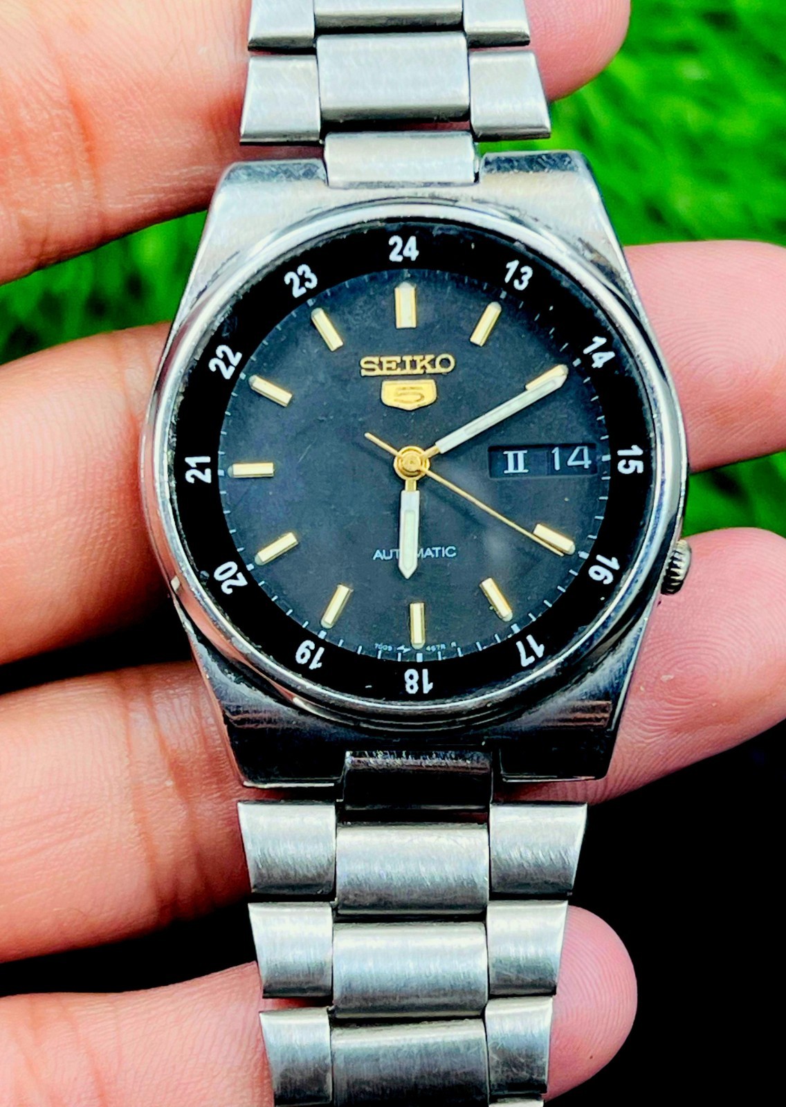 Of Day Made Automatic Men Seiko Date Watch Japan Sports Vintage 7009-3160 5 - vintagewatches.pk