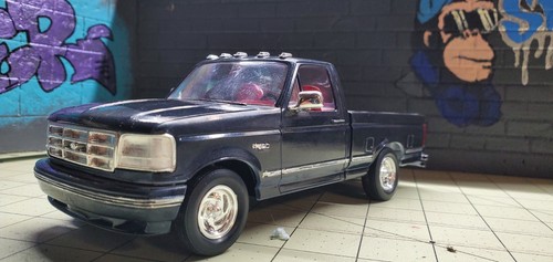 AMT 1110M 1994 Ford F-150 SVT Lightning Modelo Kit Construir - Imagen 4 de 6