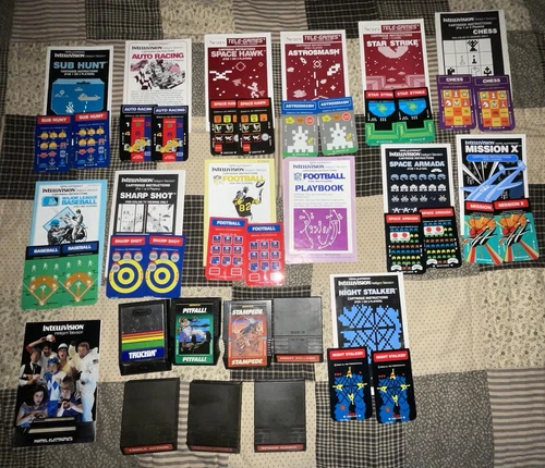 LOTE INTELLIVISION VINTAGE. (TURBO RARO) 12 JUEGOS Y VARIOS FOLLETOS DE INSTRUCCIONES