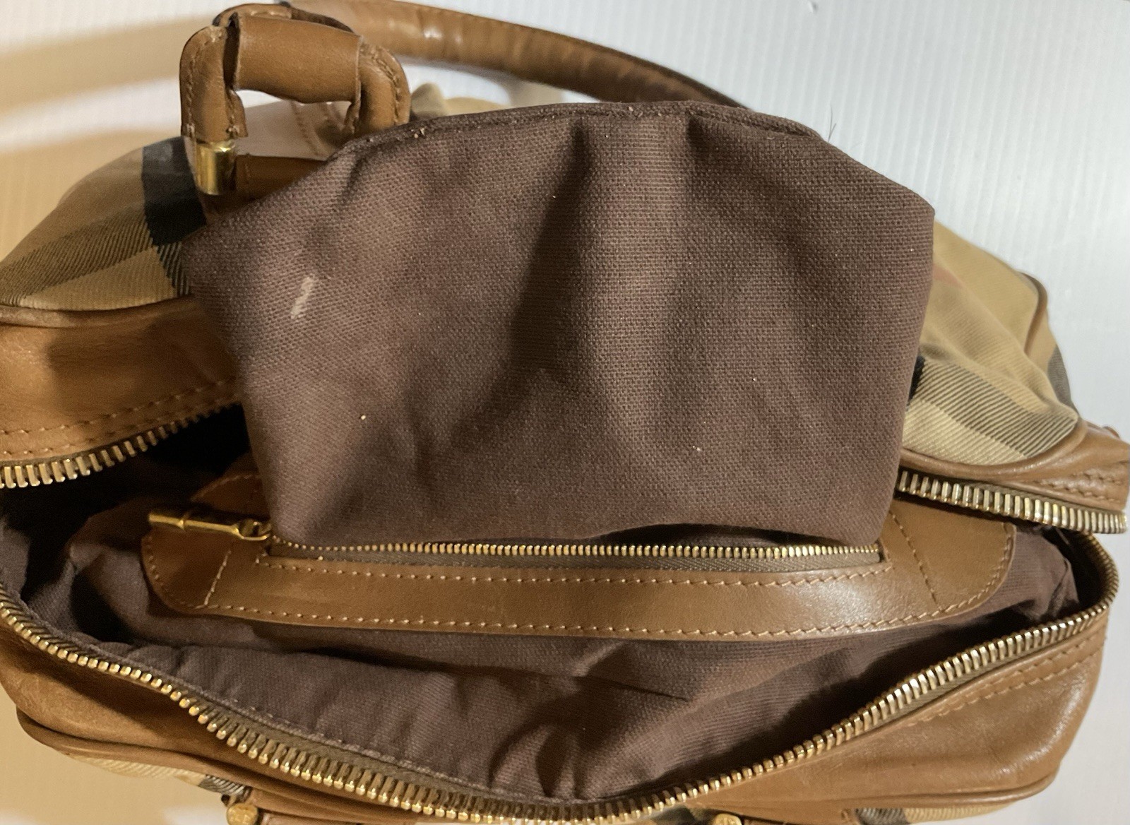 Burberry Brown & Beige House Check Fabric & Leather Ashbury Knight Handbag Italy thumbnail 16